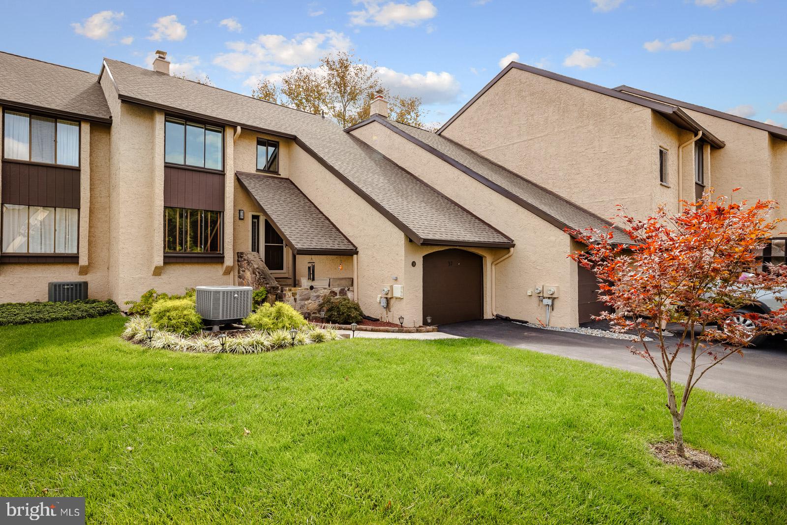 37 GOLF CLUB DRIVE