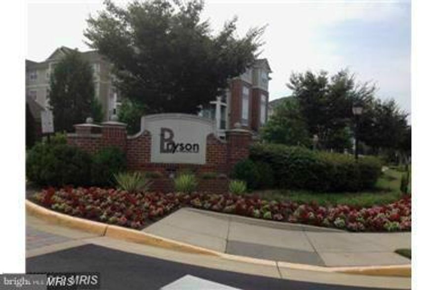 IMMEDIATELYT AVAILABLE. MAIN FLOOR 1 BEDROOM 1 BATH CONDO. OPEN FLOOR PLAN, GRANITE COUNTER TOPS. WASHER & DRYER INSIDE THE UNIT. 1 GARAGE PARKING. CERTIFIED FUNDS REQUIRED. PET CASE BY CASE BASIS. MINUTES TO TOLL ROAD & DULLES AIRPORT. 24 GYM, CLUBHOUSE, WALKING TRAILS. CLOSE TO SHOPPING & RESTAURANTS.