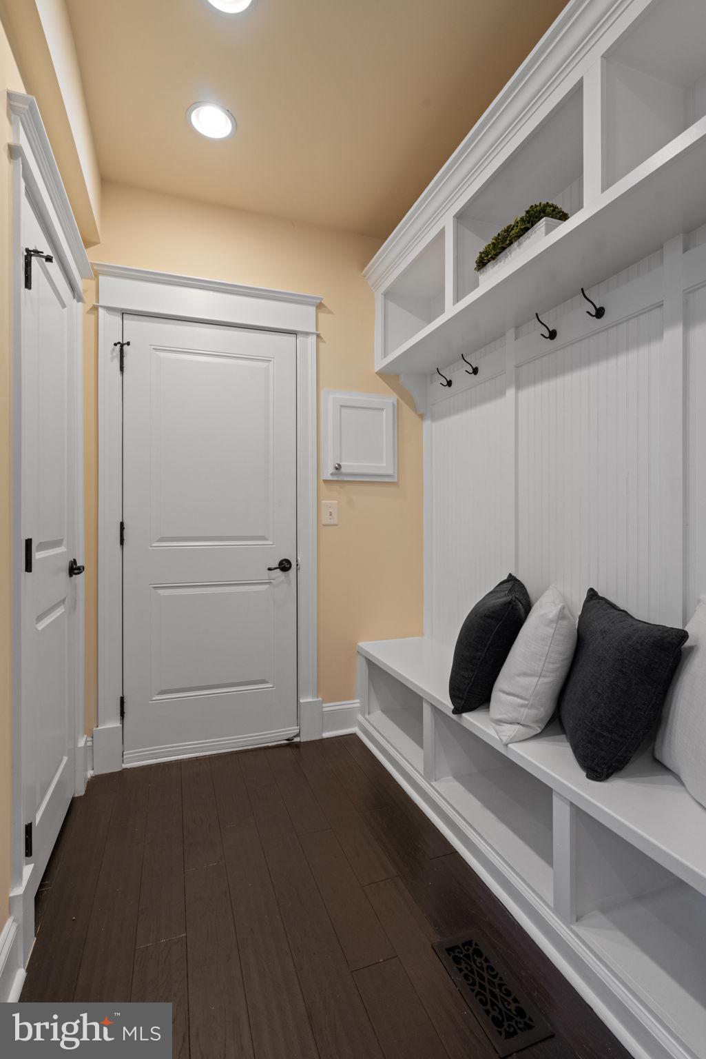 POTOMAC SHORES - Residential