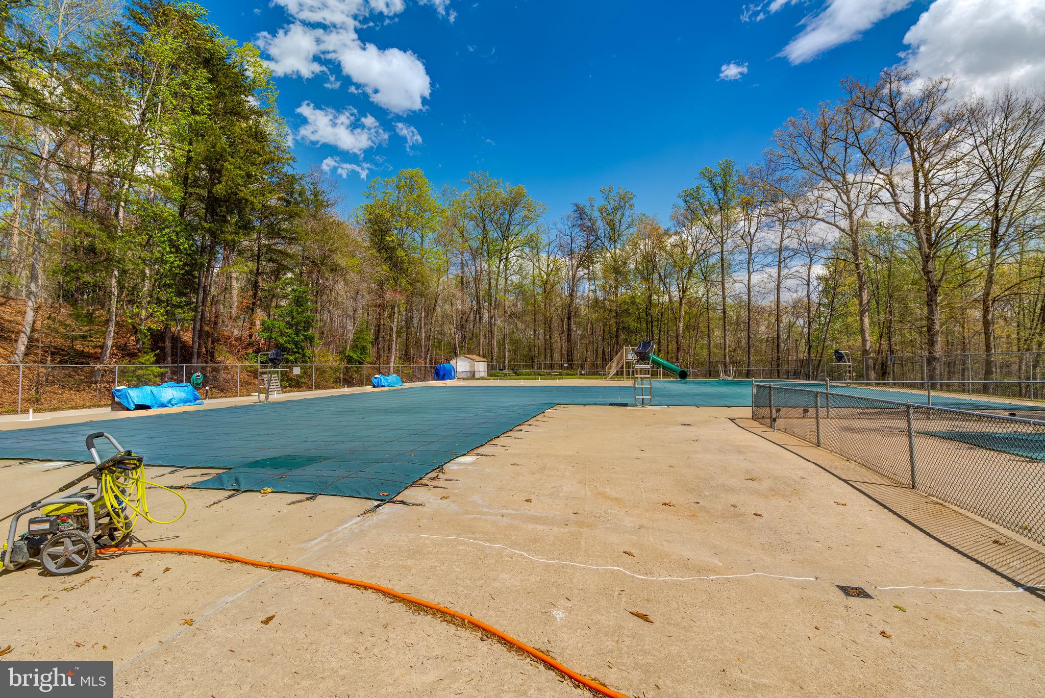 NEWINGTON FOREST - Residential