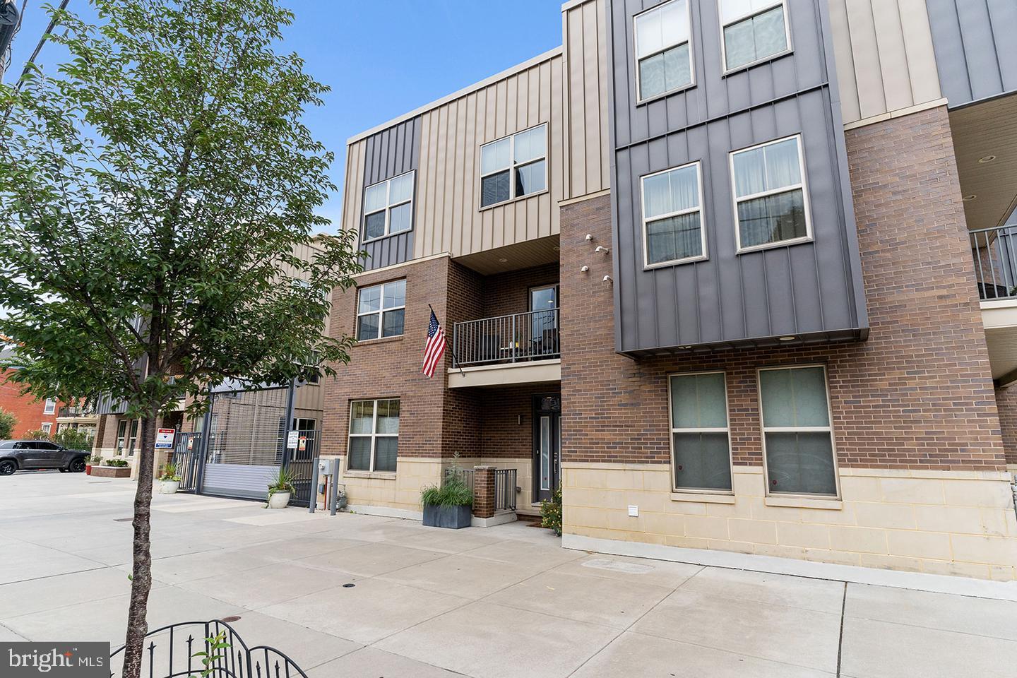 1743 E MOYAMENSING AVENUE