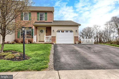 Photo of 66 Nottingham Dr, MECHANICSBURG, PA 17050 (MLS # PACB2052116)