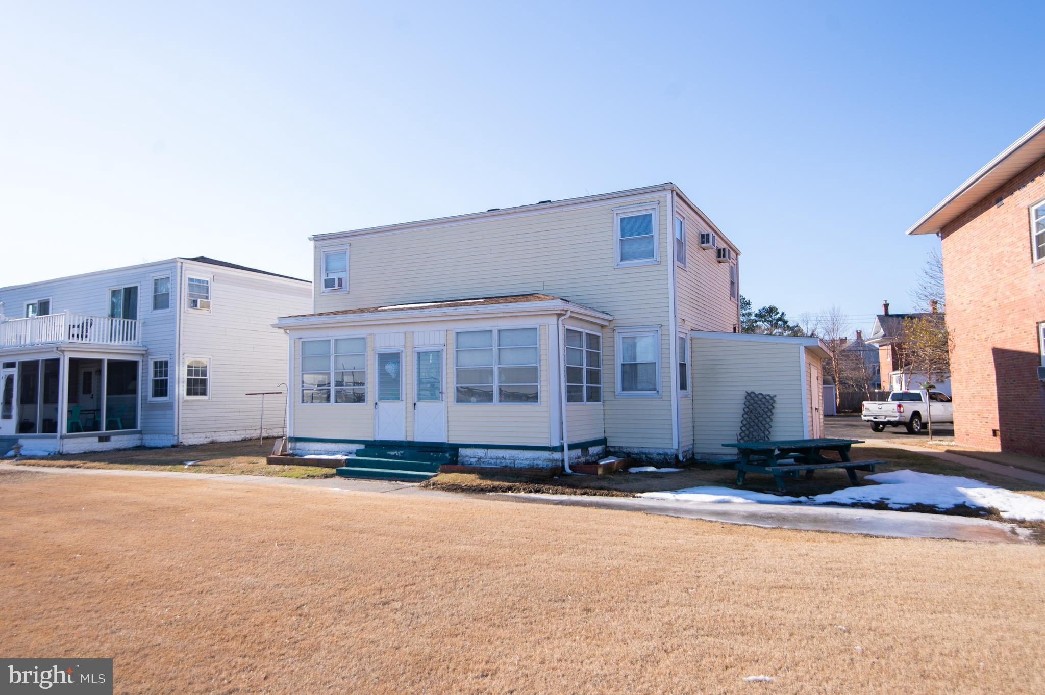 Improved Price!! Cambridge Waterfront- Enjoy magnificent Choptank River views from this duplex. Two units each with 2BR, 1 bath, living room, sunporch. Completely renovated after a fire, this is a great opportunity to have your own waterfront place plus an income producer!
Large shed. Protected shoreline.