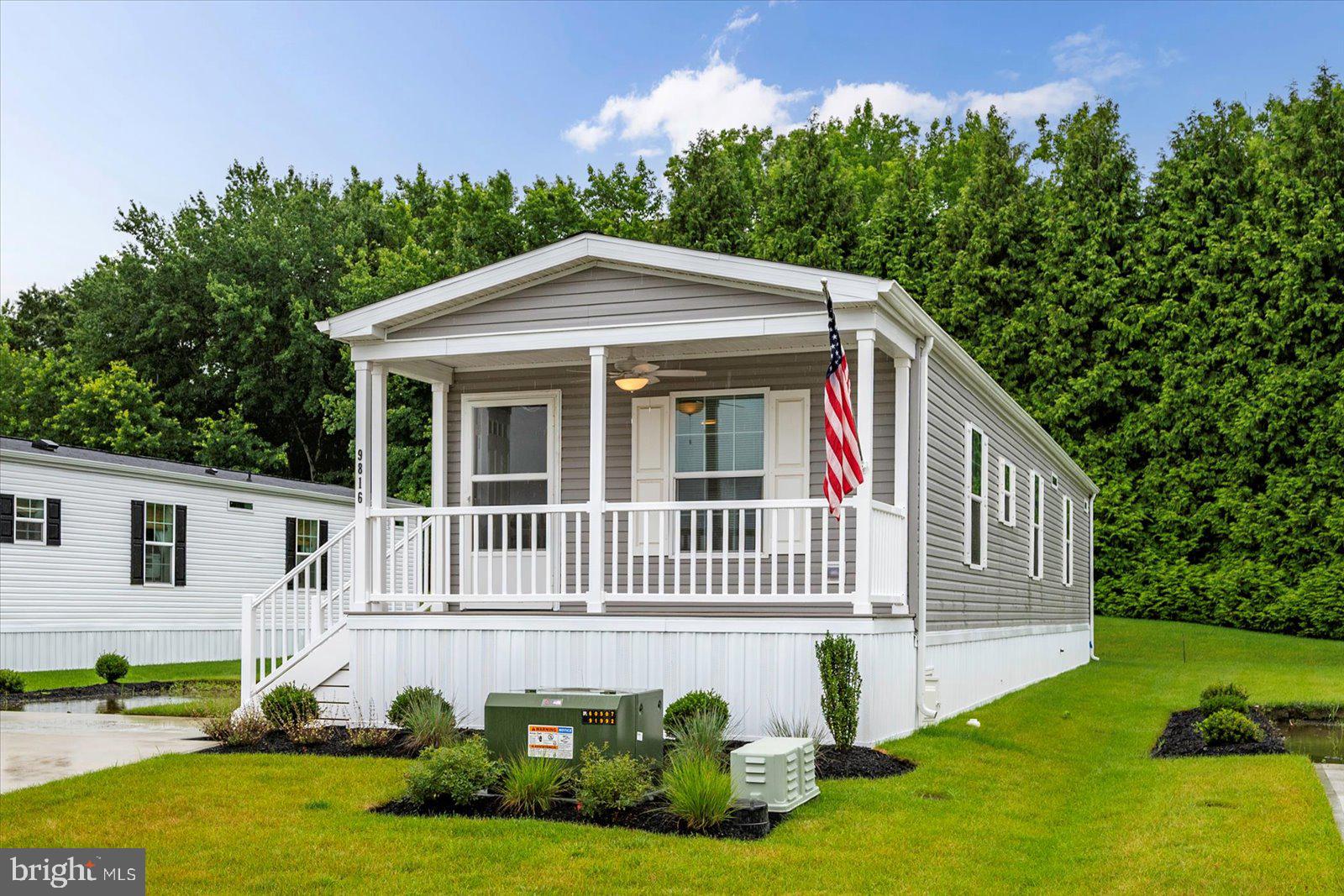 9816 SALT LIFE LANE