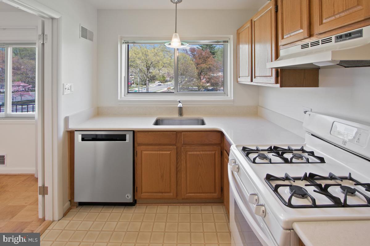 PARKSIDE CONDOMINIUMS - Residential