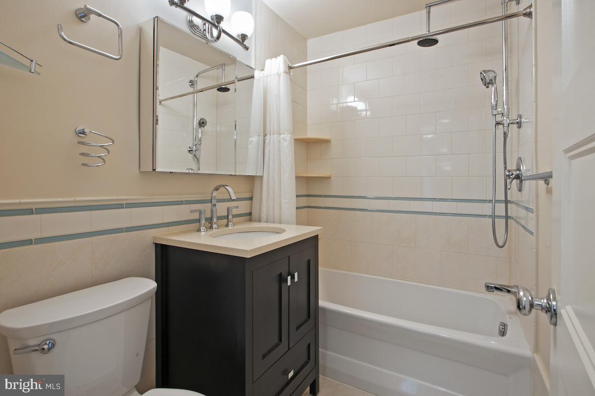 PARKSIDE CONDOMINIUMS - Residential