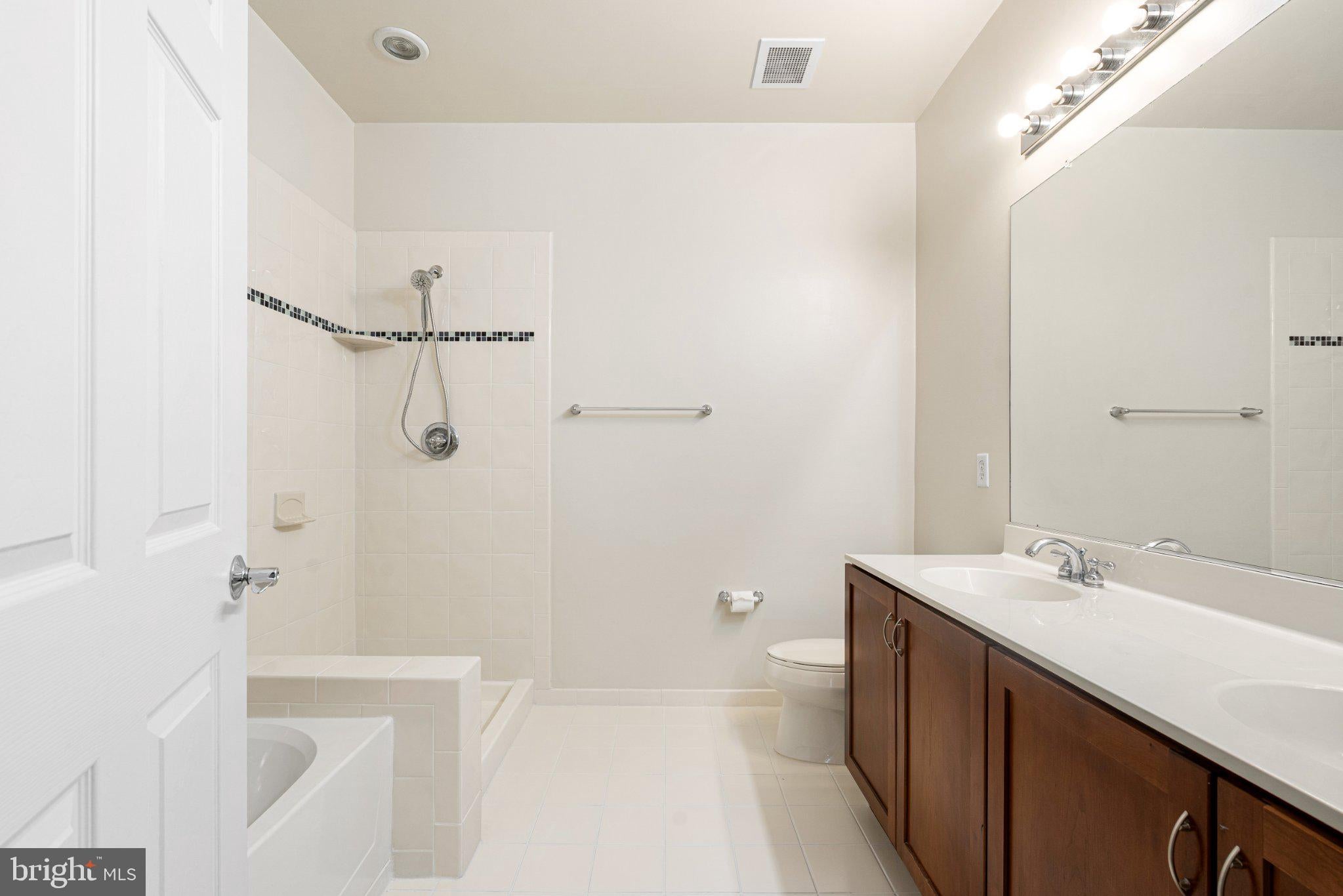 200 W ELM STREET 1106