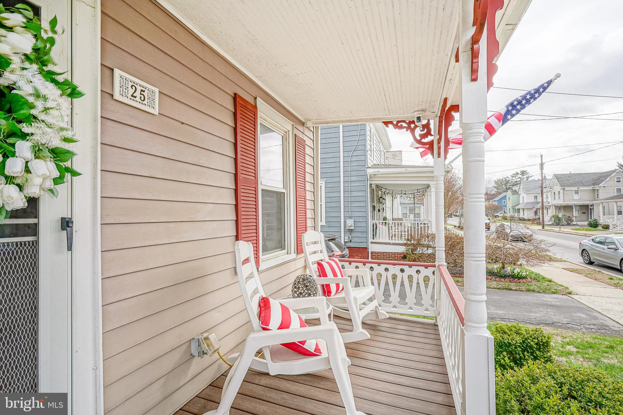 25 DICKINSON STREET