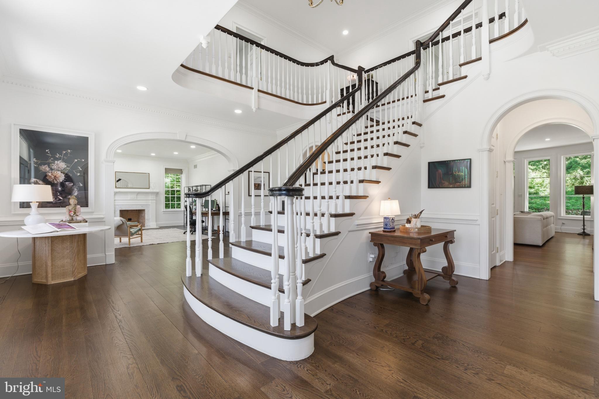 RADNOR HUNT - Residential