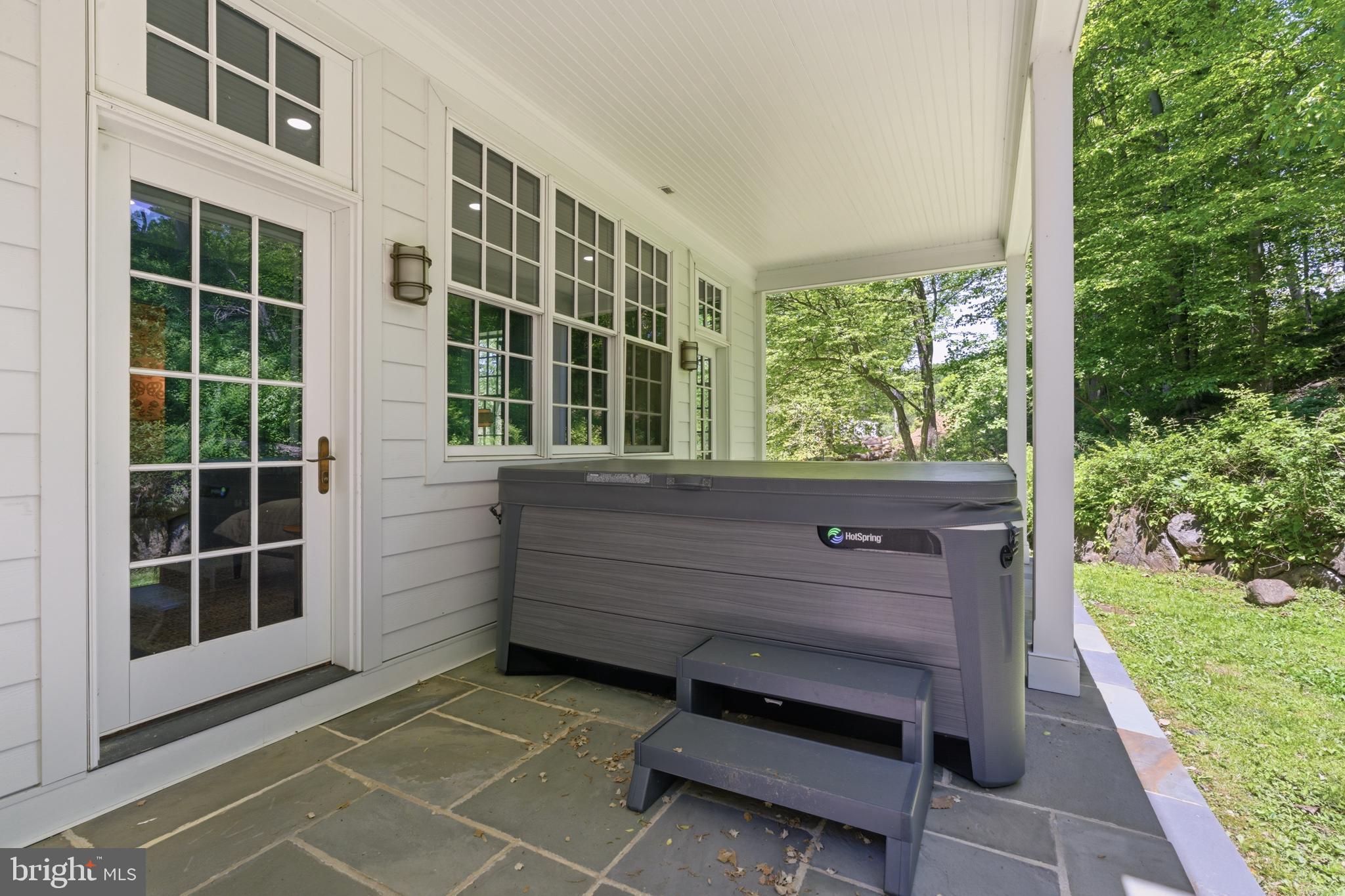 RADNOR HUNT - Residential