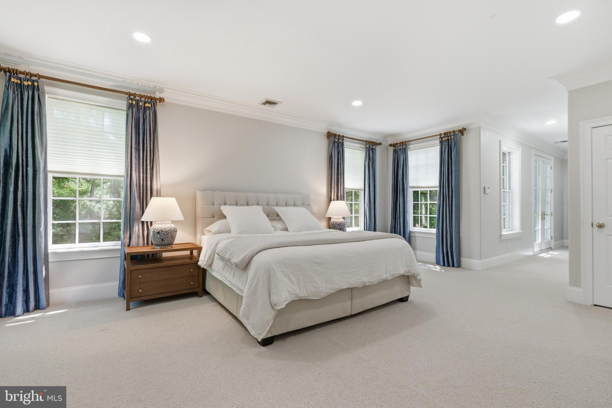 RADNOR HUNT - Residential