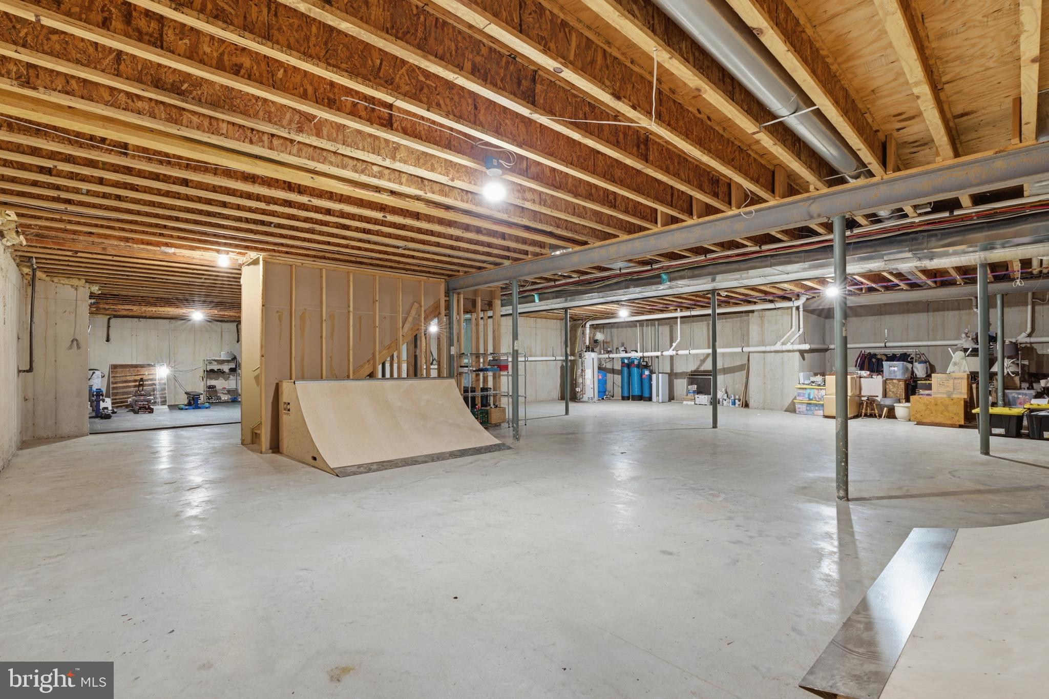 RADNOR HUNT - Residential