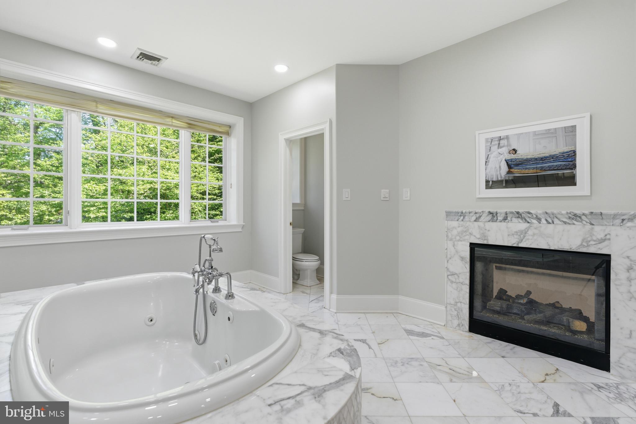 RADNOR HUNT - Residential