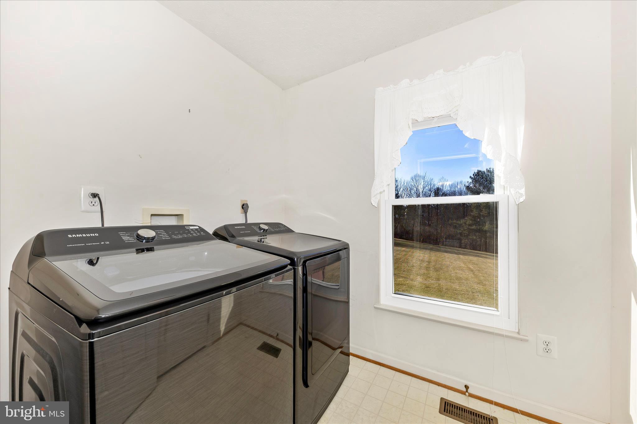 CAMBRIDGE FARMS - Residential