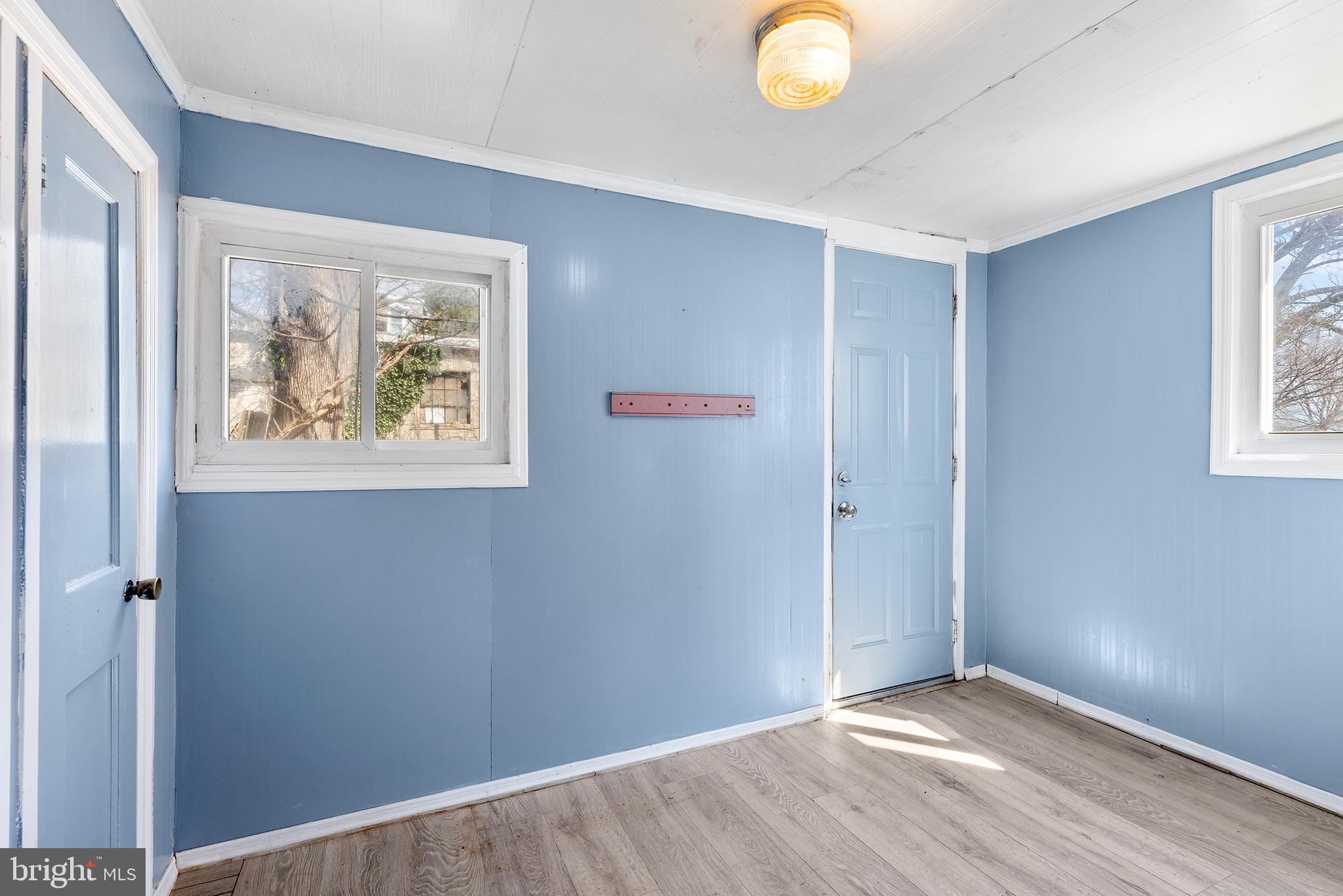 CLIFTON HEIGHTS - Residential