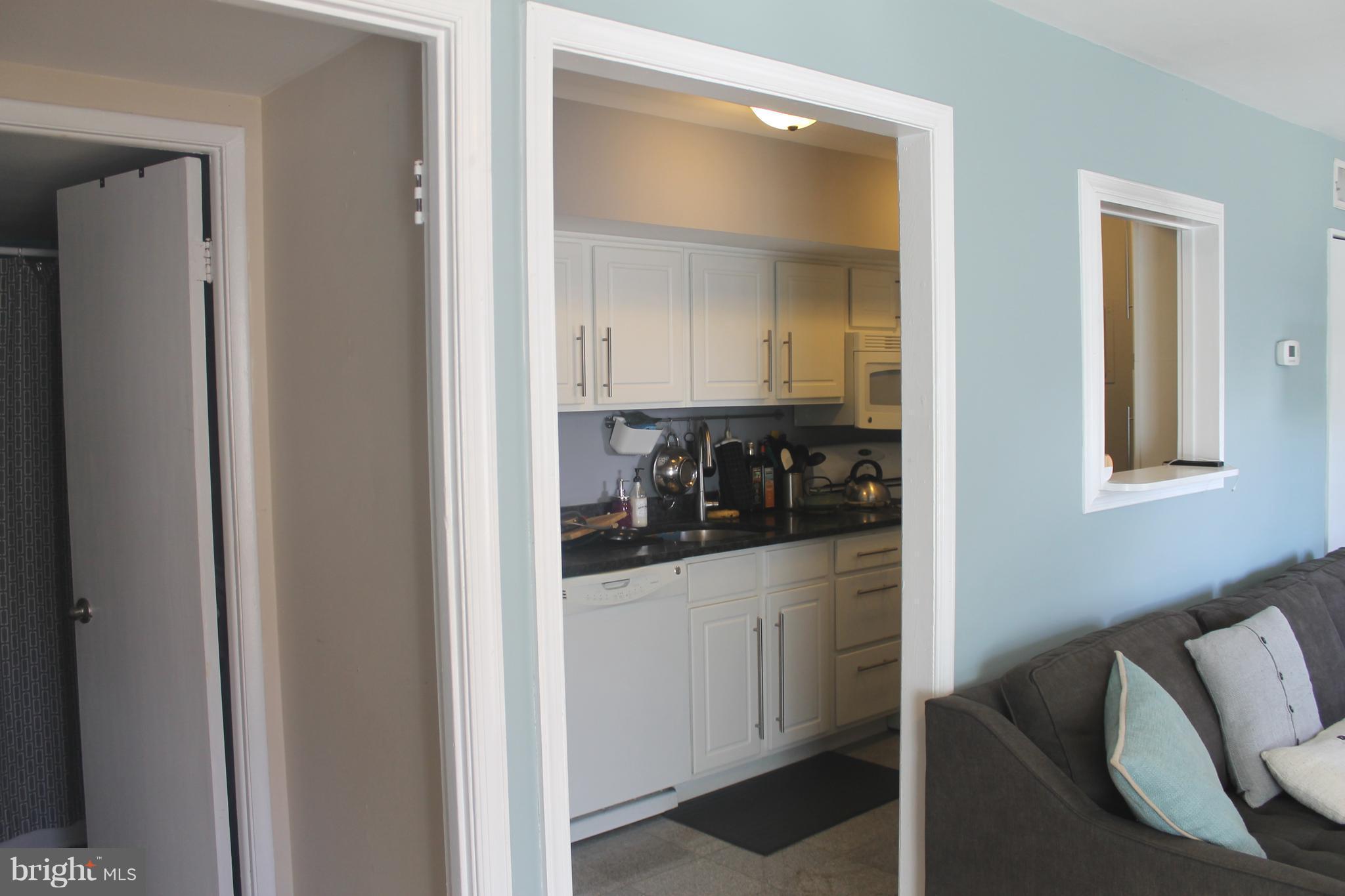 FALLS PLAZA - Residential