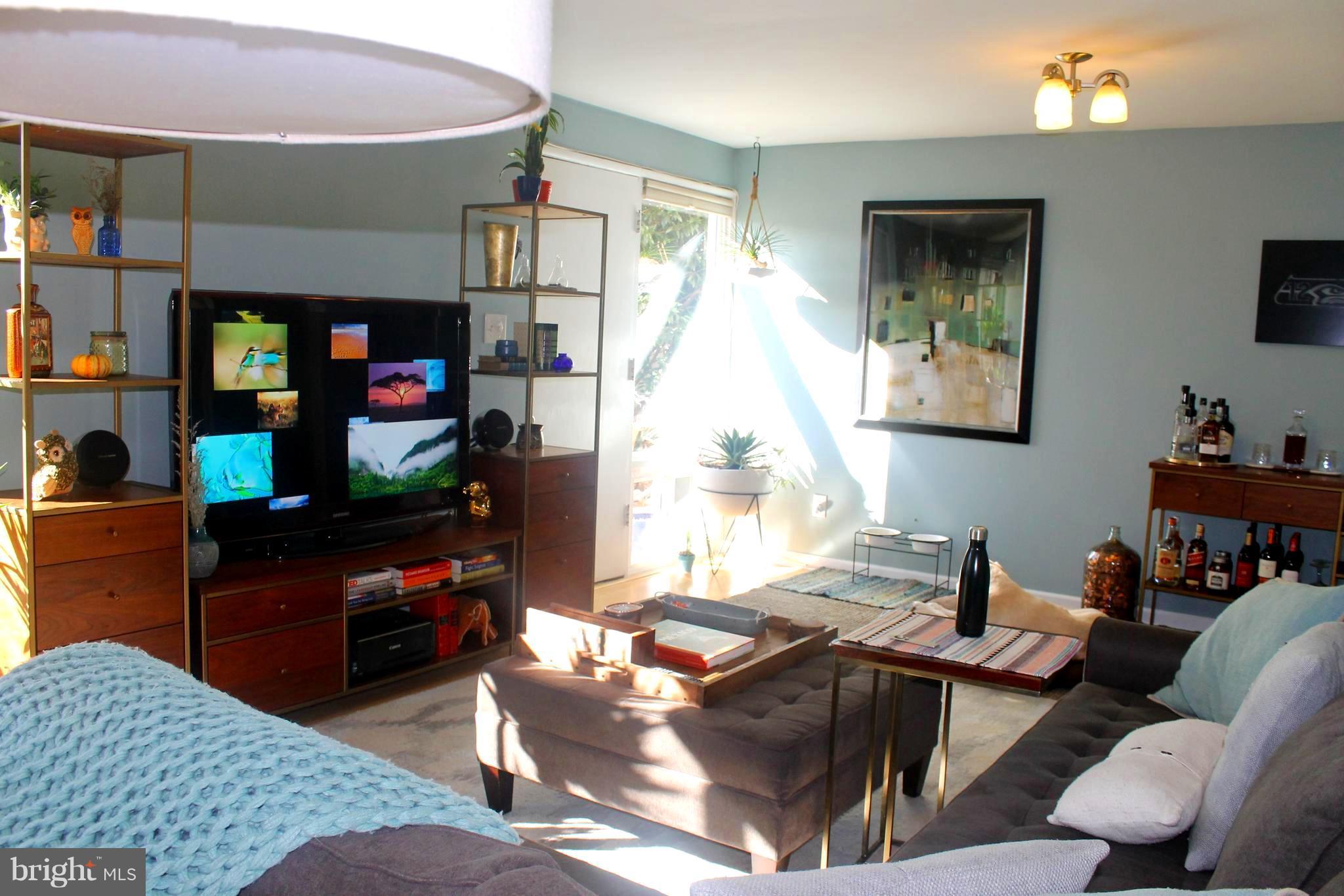 FALLS PLAZA - Residential