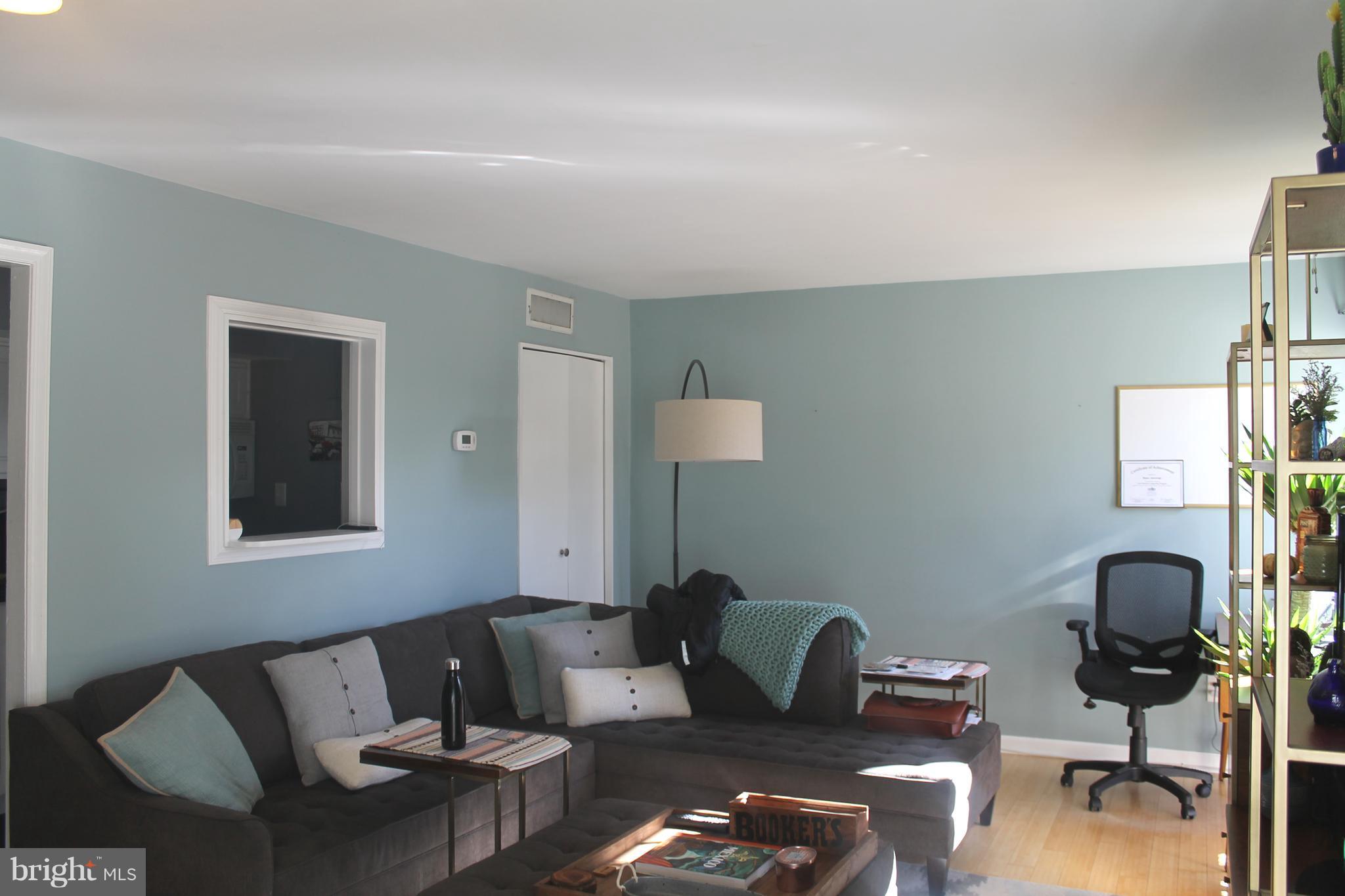 FALLS PLAZA - Residential