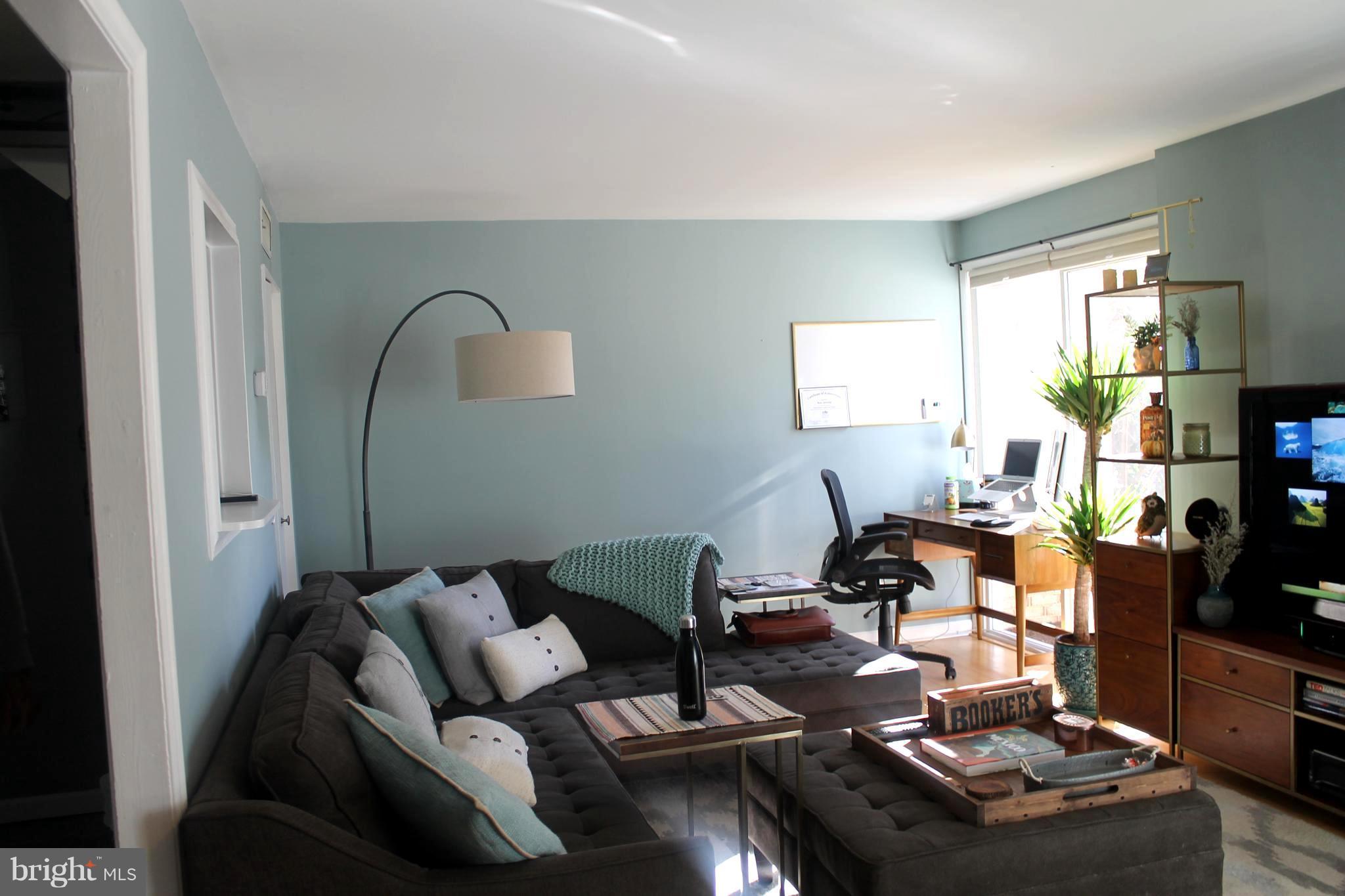 FALLS PLAZA - Residential