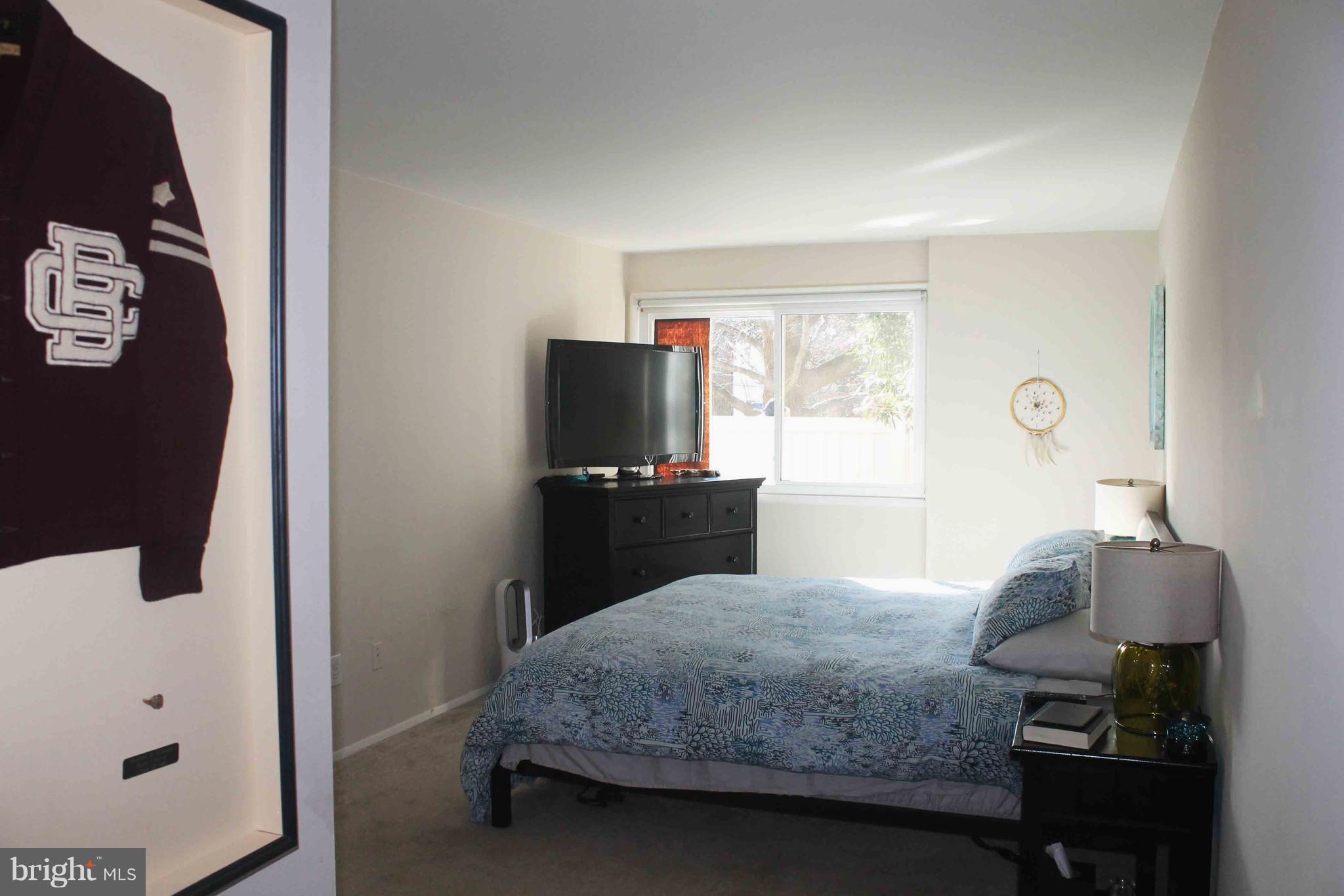 FALLS PLAZA - Residential