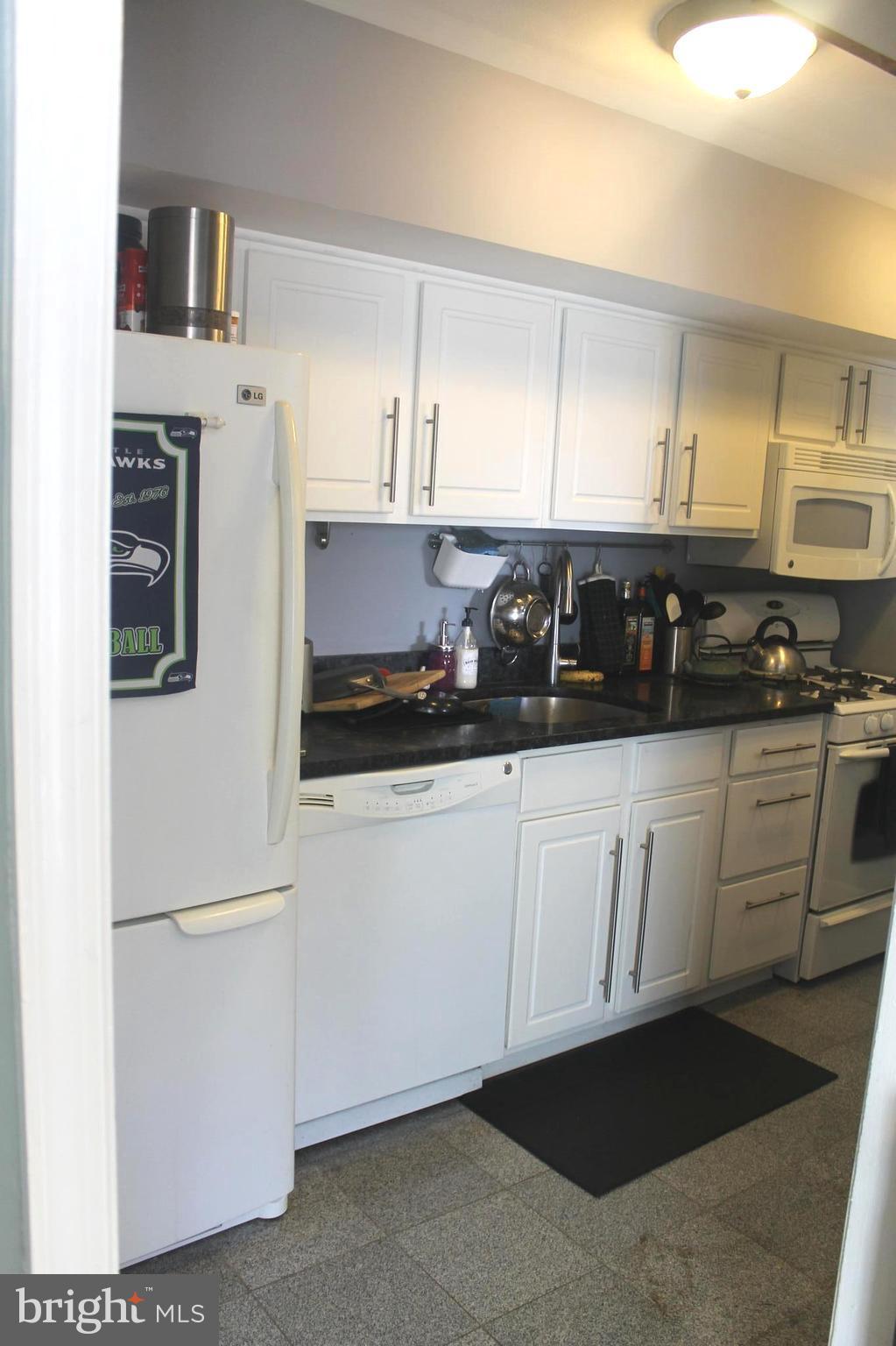 FALLS PLAZA - Residential