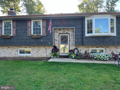 Photo of 1605 Pin Oak Road, WILLIAMSTOWN, NJ 08094 (MLS # NJGL2064758)