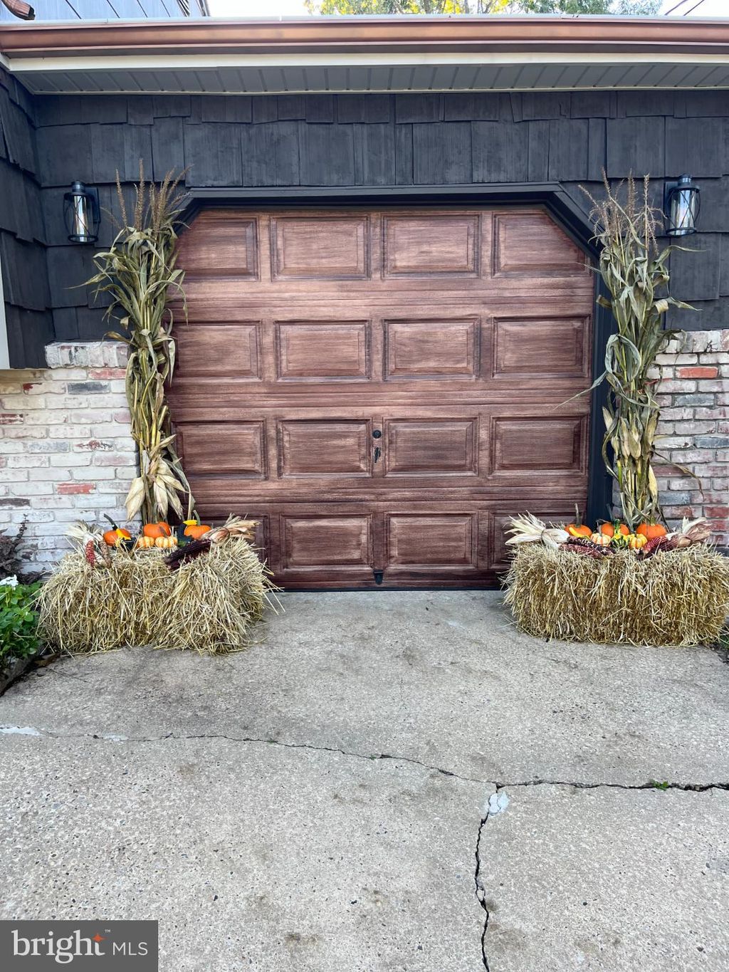 Photo of 1605 Pin Oak Road, WILLIAMSTOWN, NJ 08094 (MLS # NJGL2064758)