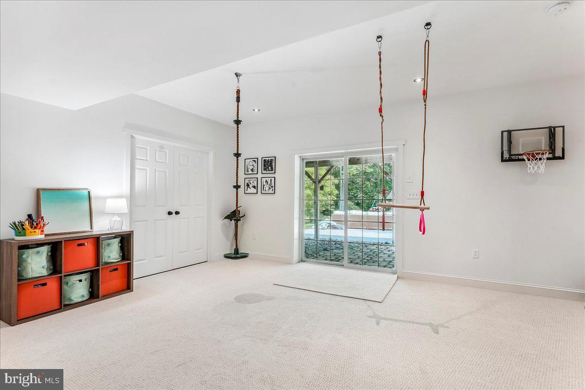 LAUGHEAD LANE - Residential