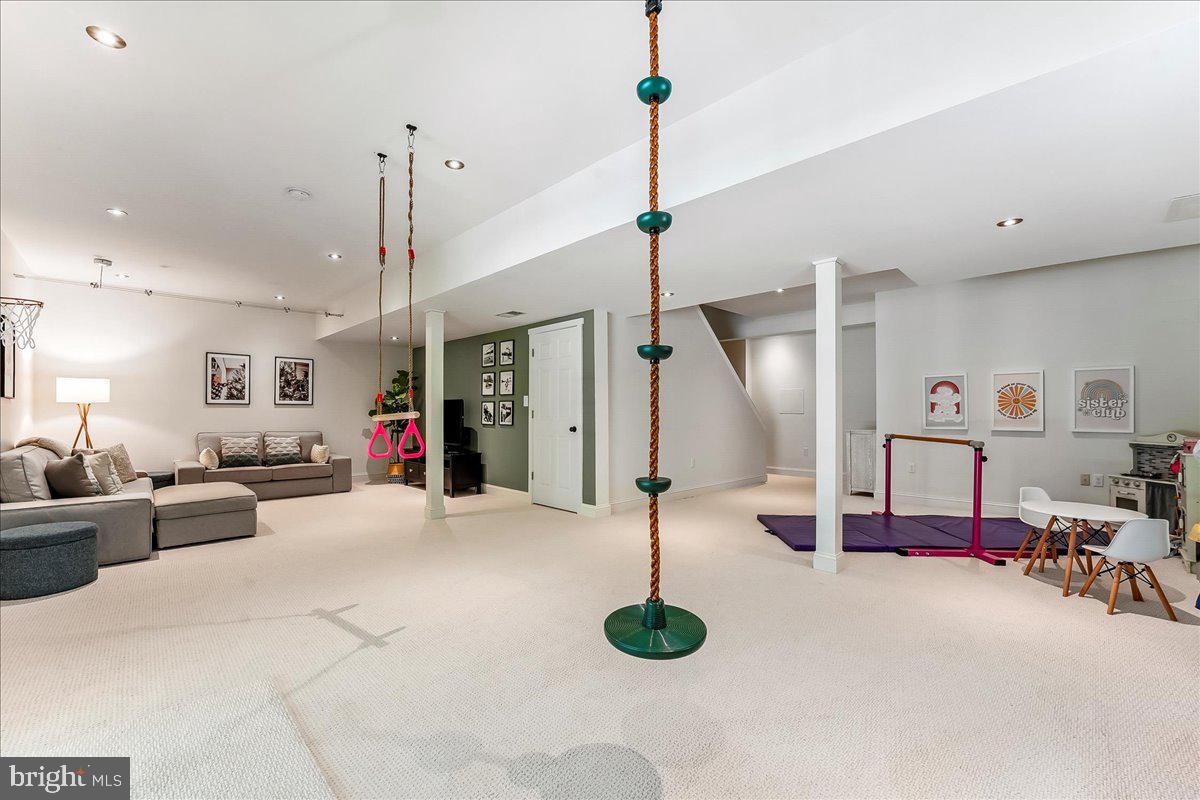 LAUGHEAD LANE - Residential