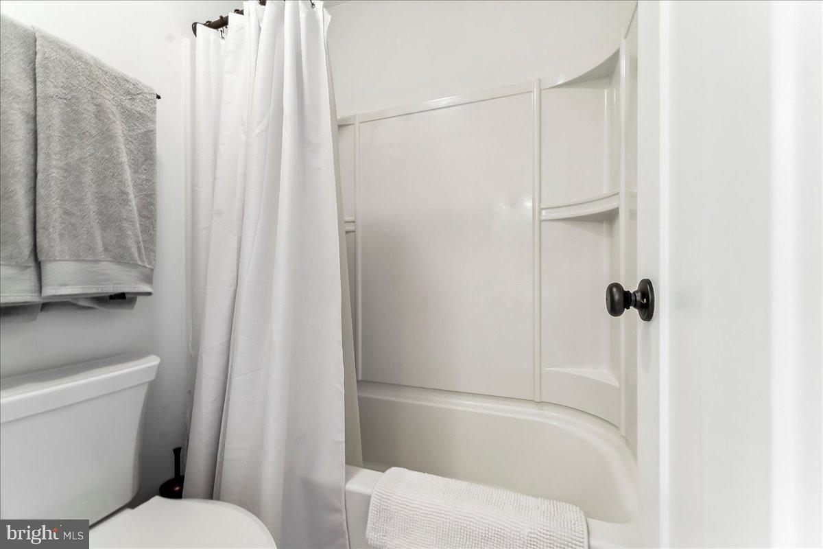 LAUGHEAD LANE - Residential