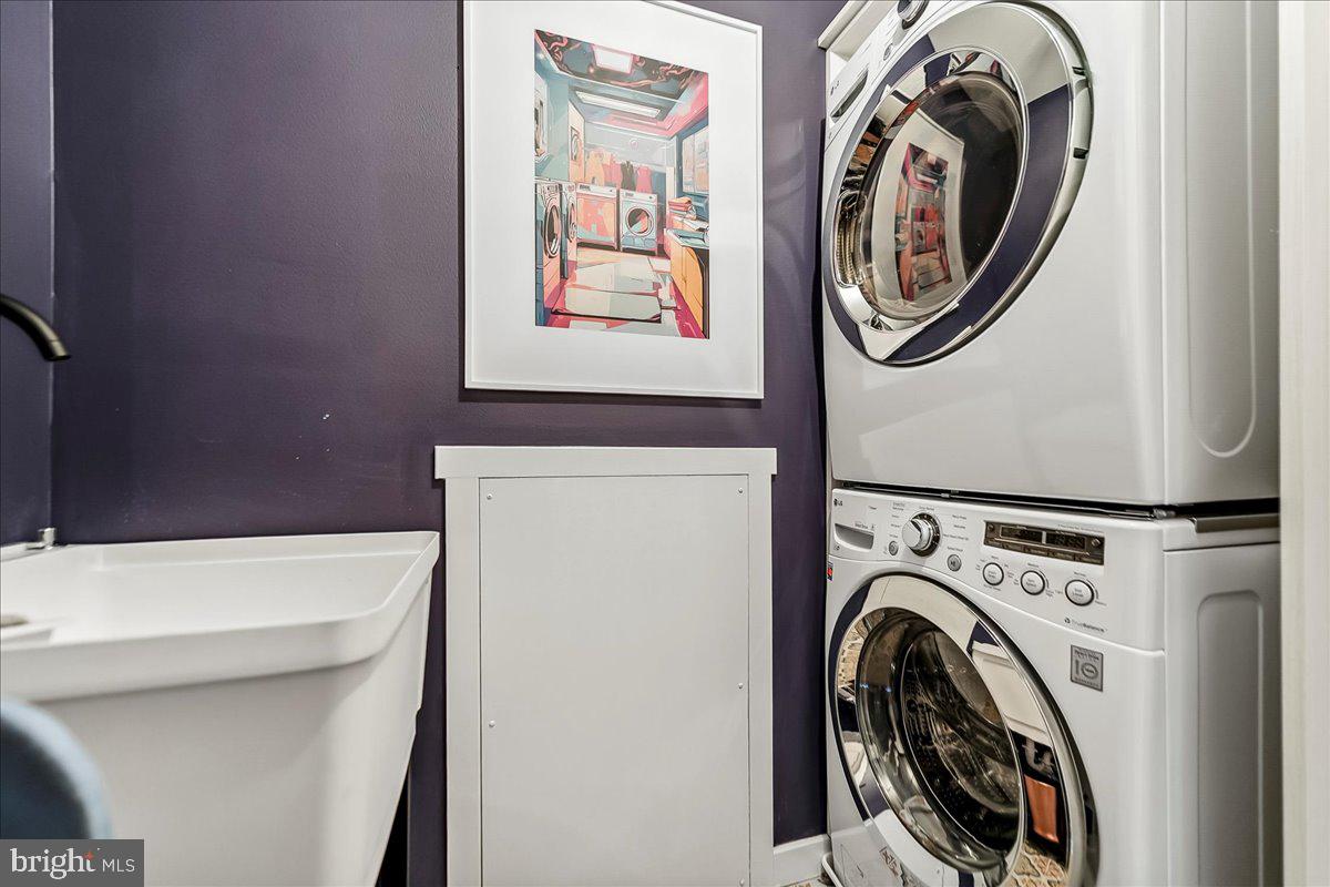 LAUGHEAD LANE - Residential