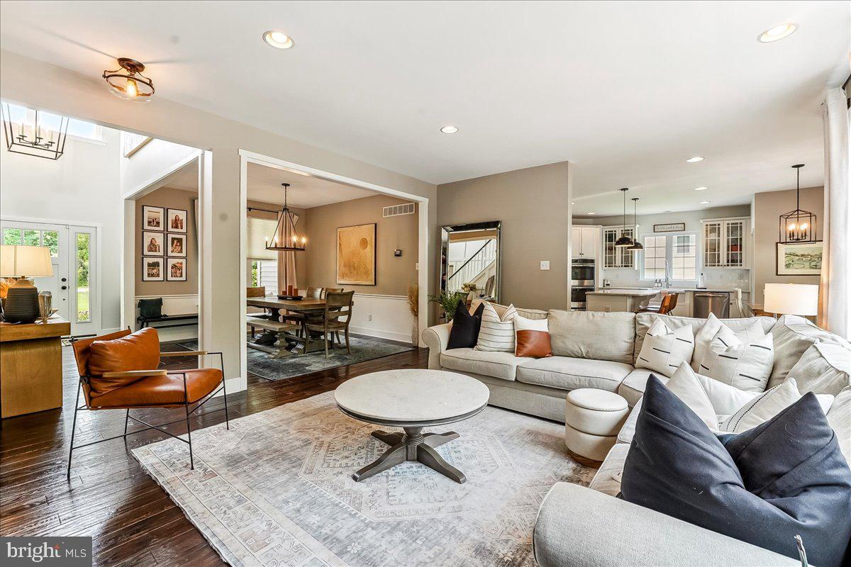 LAUGHEAD LANE - Residential