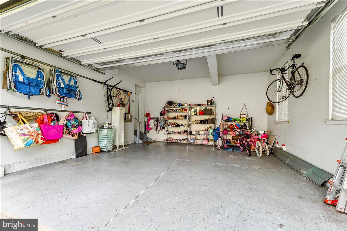 LAUGHEAD LANE - Residential