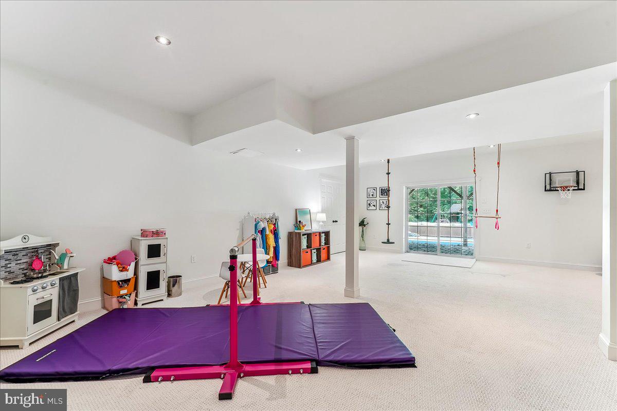 LAUGHEAD LANE - Residential