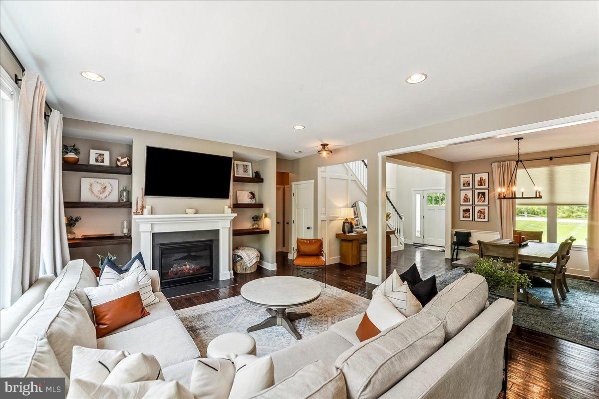 LAUGHEAD LANE - Residential