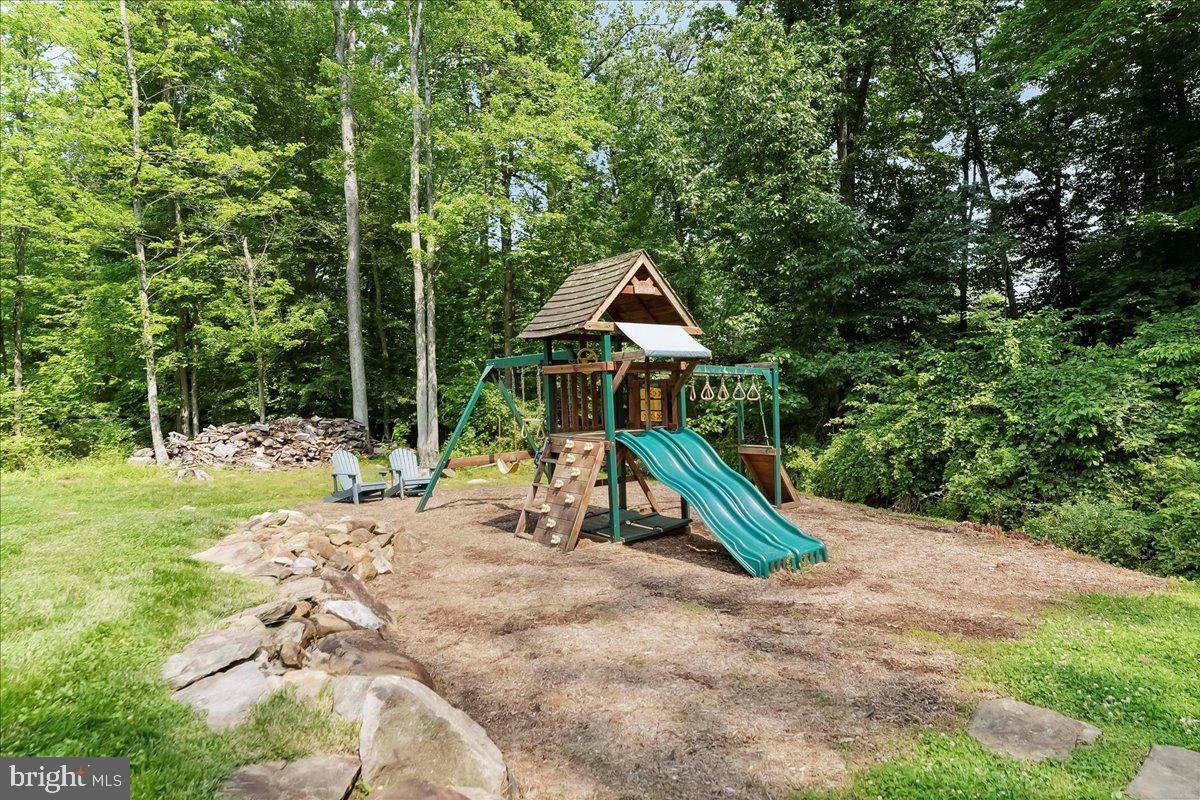 LAUGHEAD LANE - Residential