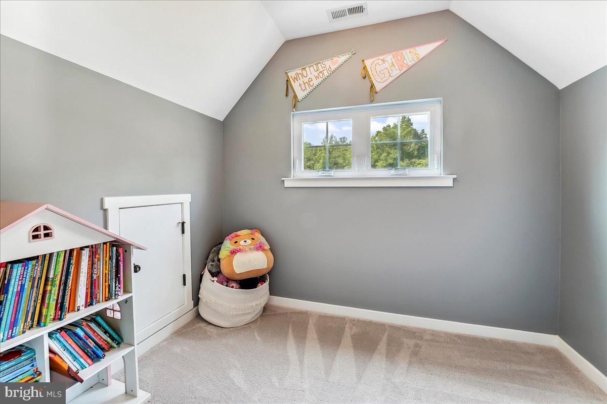 LAUGHEAD LANE - Residential