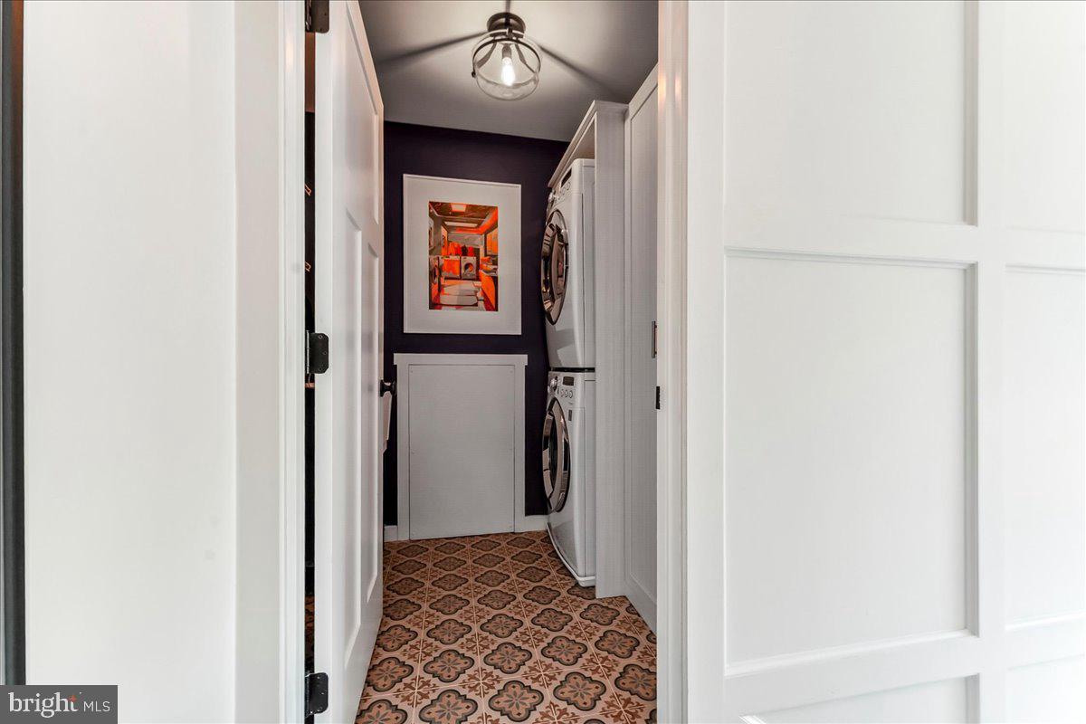 LAUGHEAD LANE - Residential