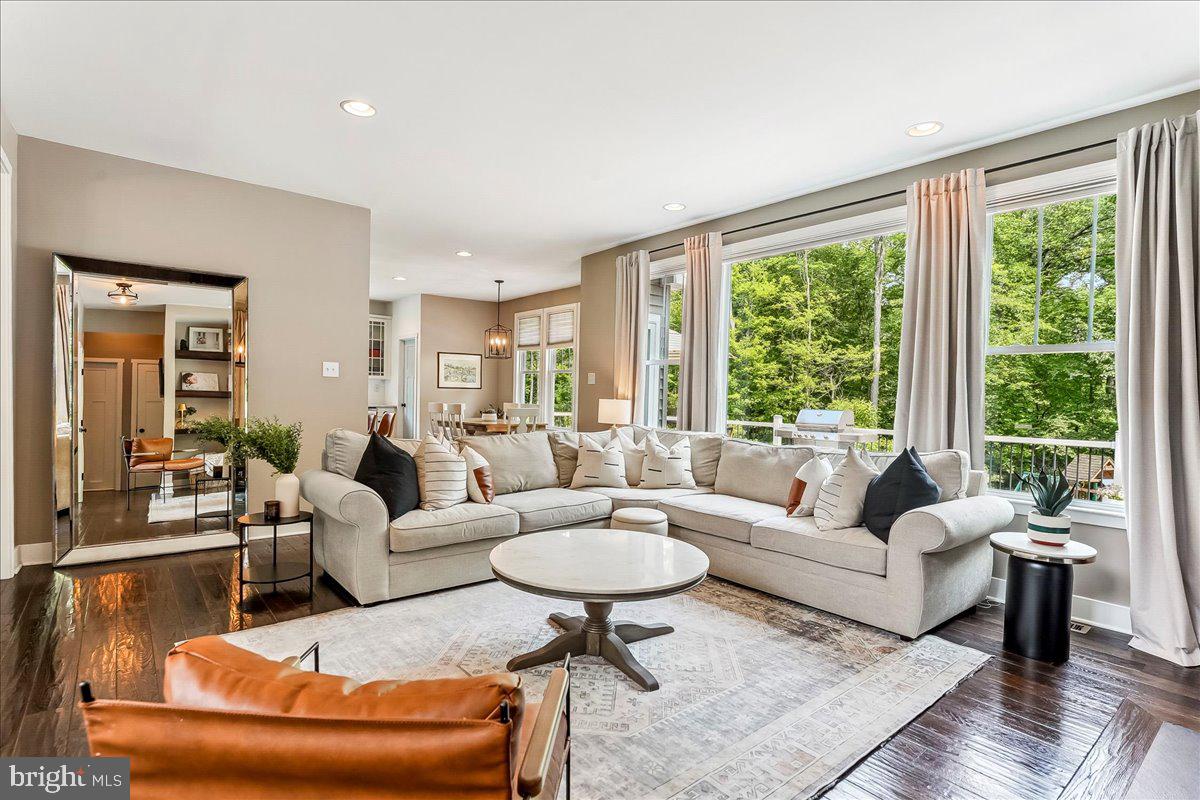 LAUGHEAD LANE - Residential