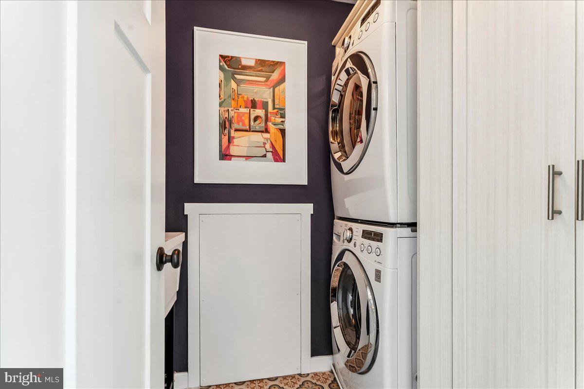 LAUGHEAD LANE - Residential