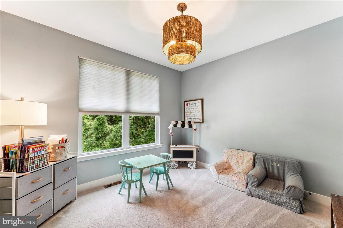 LAUGHEAD LANE - Residential