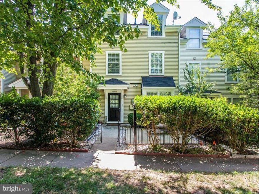 Welcome Home to this cozy, bright, and beautifully renovated townhouse that is ready for its new owner. Experience the inviting atmosphere and thoughtful updates throughout the home. The property features completely updated bathrooms and kitchen, modern light fixtures, new luxury LVP flooring, fresh paint, and plush new carpet—creating a fresh and contemporary living space.  Located in the highly sought-after New Gate community, this townhouse offers convenient access to the airport, Washington, D.C., I-66, and all major routes, making commuting and travel a breeze. Despite its proximity to these major roads, the home is huddled in a quiet neighborhood that offers peace and tranquility. Residents enjoy a range of community amenities, including an outdoor pool, tennis courts, basketball courts, and much more. These features make it easy to relax, stay active, and connect with neighbors.
This property presents a fantastic opportunity as an investment or as a starter home for first-time buyers. Make this charming townhouse your own and enjoy all that the New Gate community has to offer!