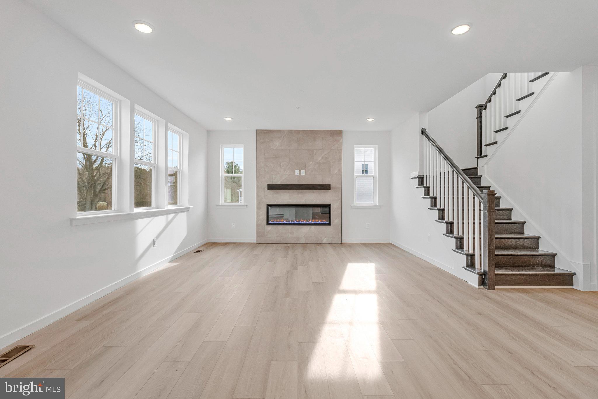 WORTHINGTON GROVE - Residential