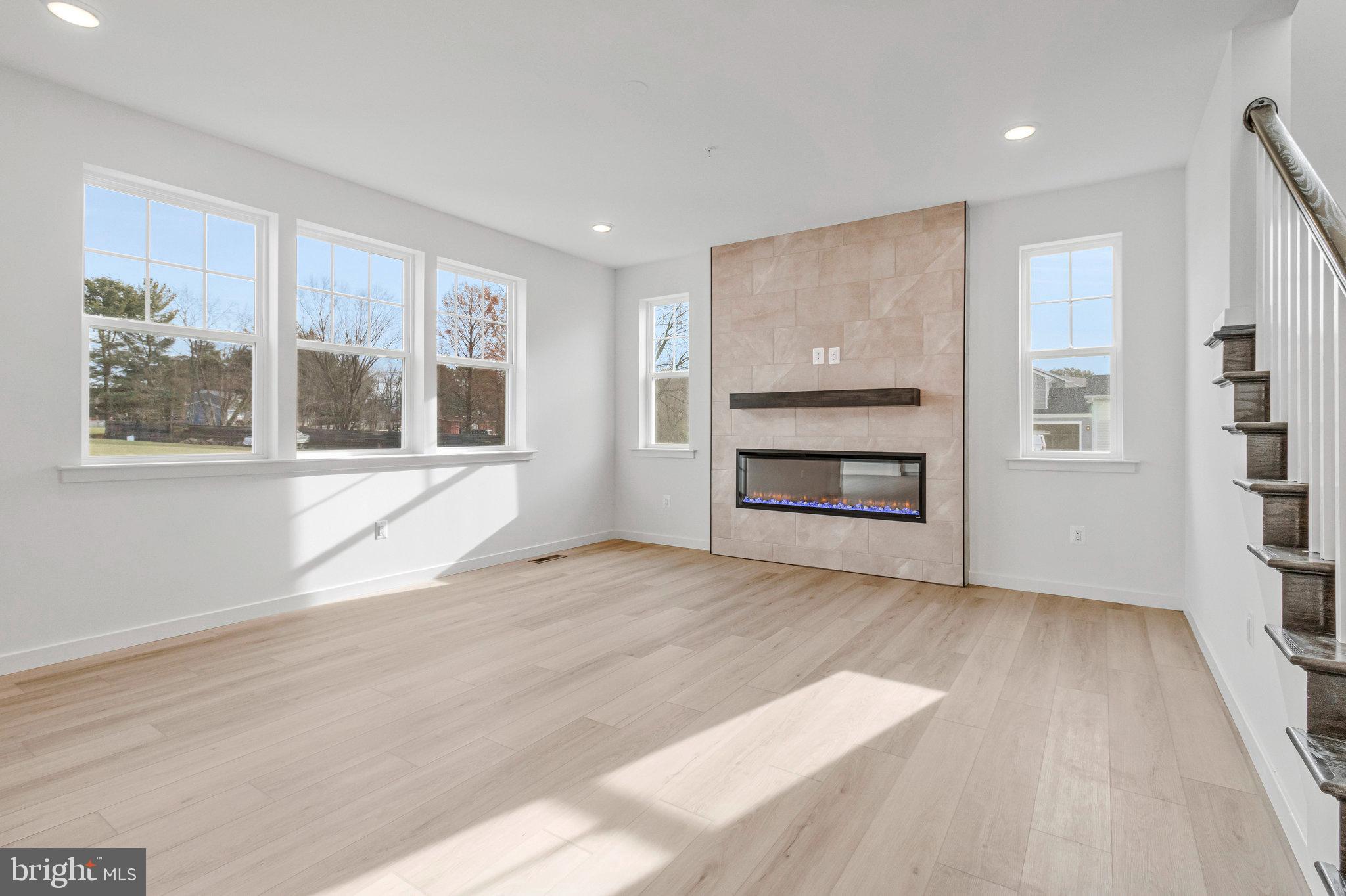 WORTHINGTON GROVE - Residential