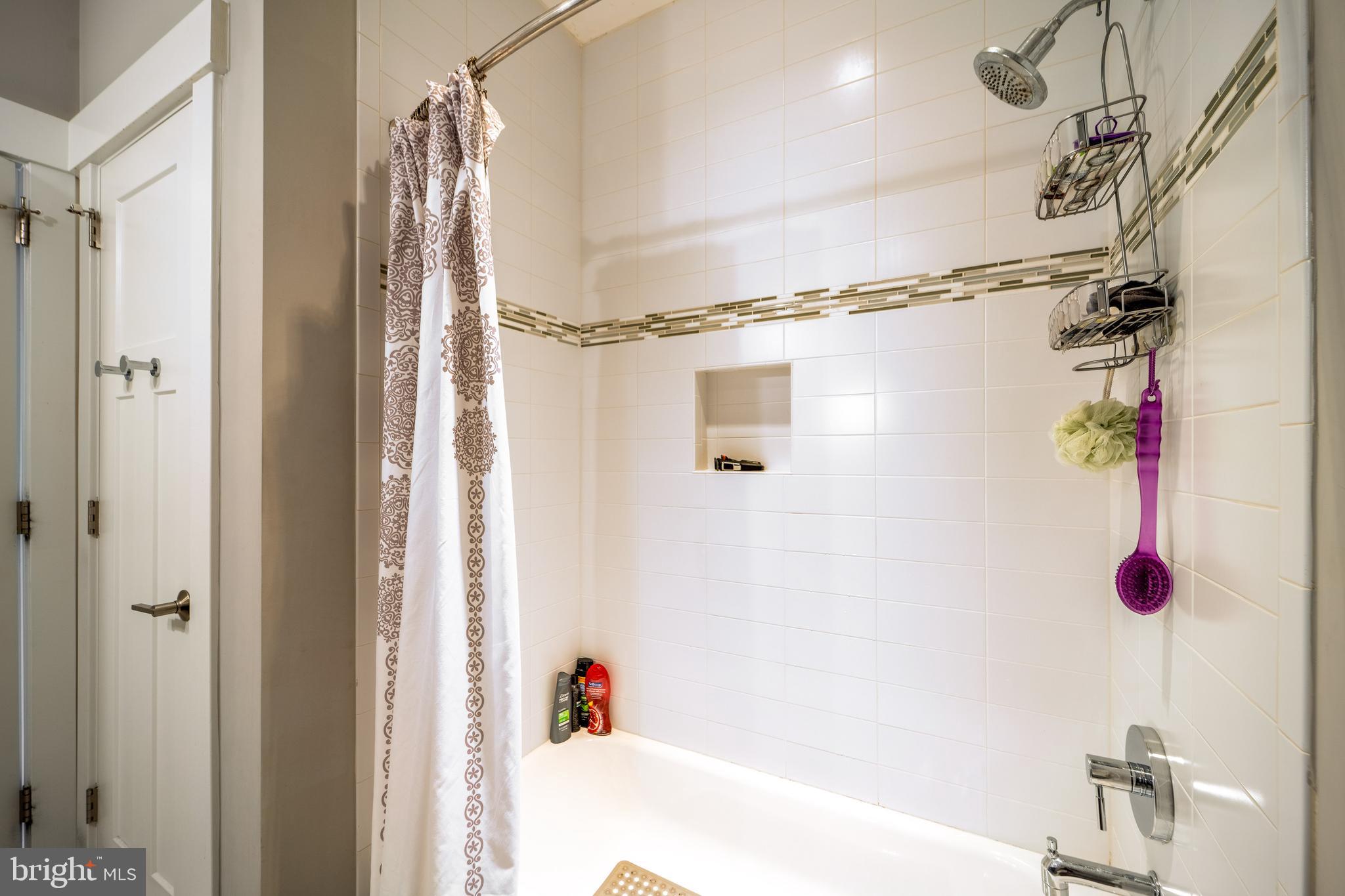 JUNCTION SQUARE - Residential Lease