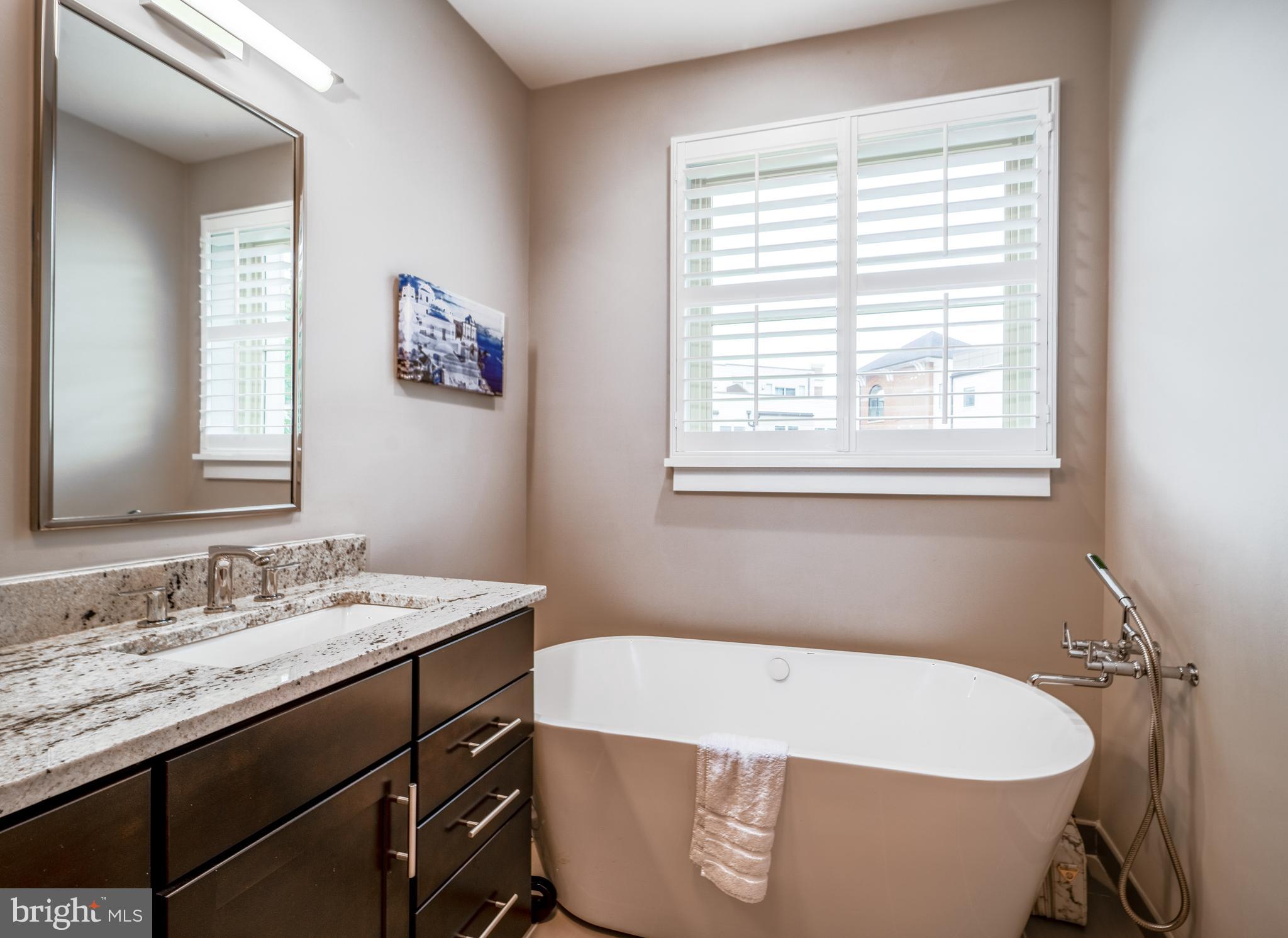 JUNCTION SQUARE - Residential Lease