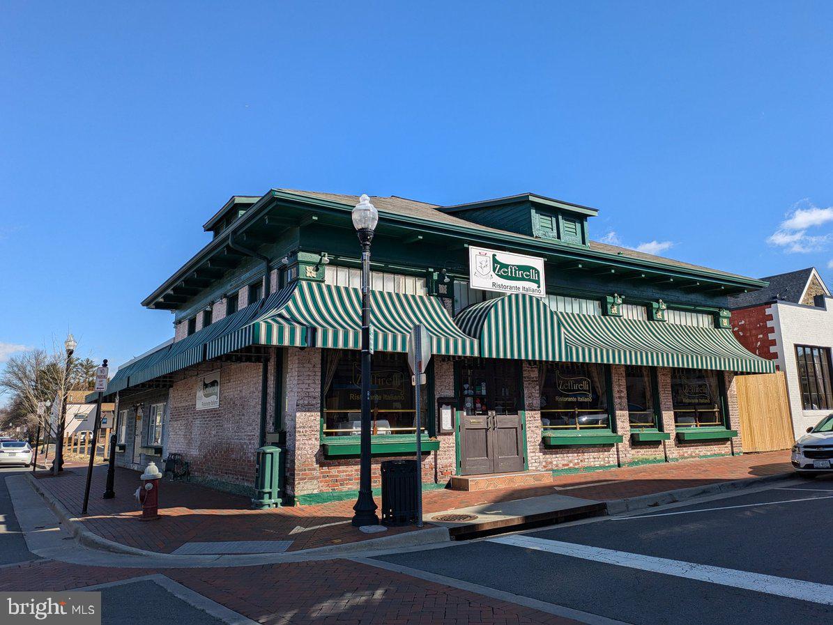 JUNCTION SQUARE - Residential Lease