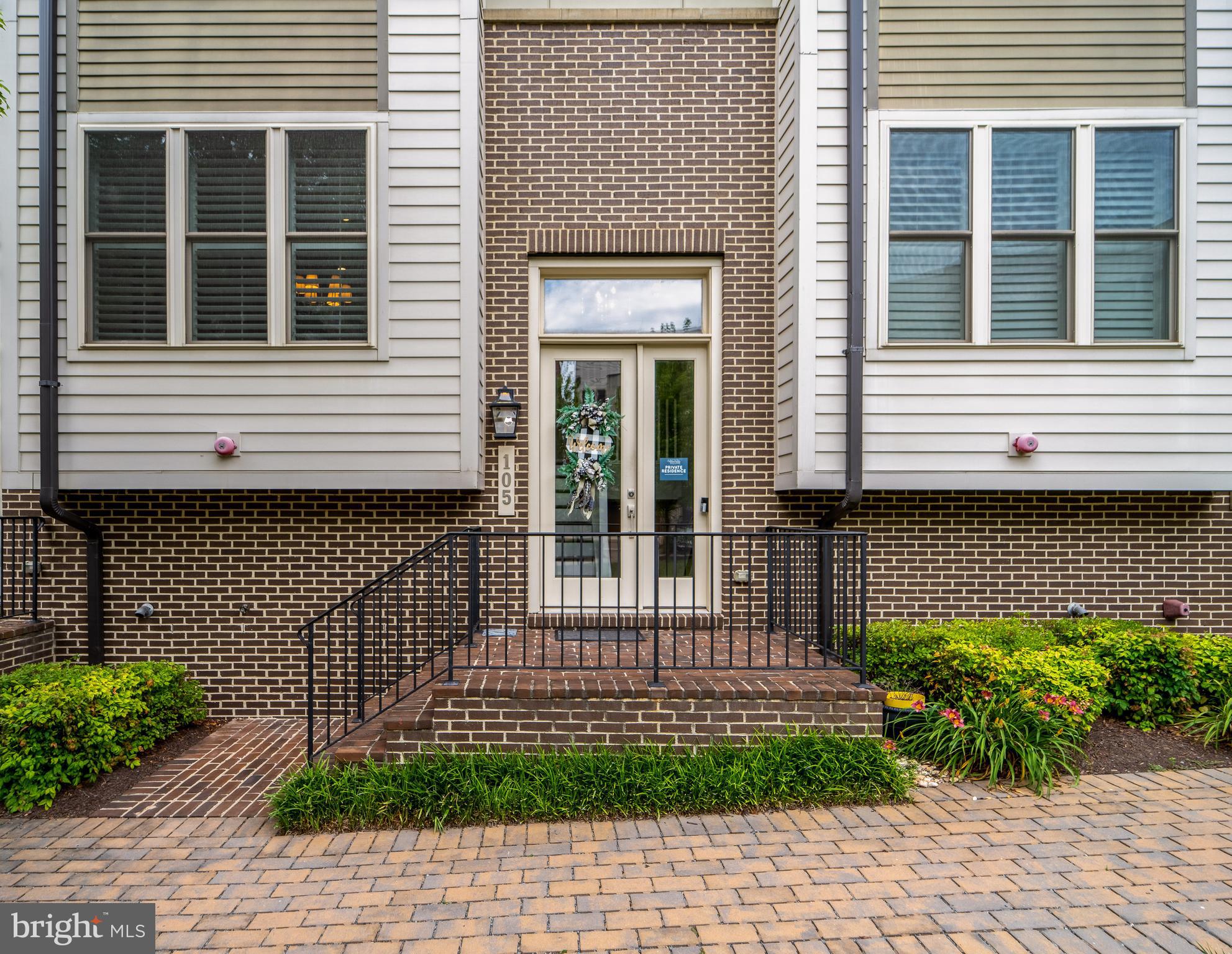 JUNCTION SQUARE - Residential Lease