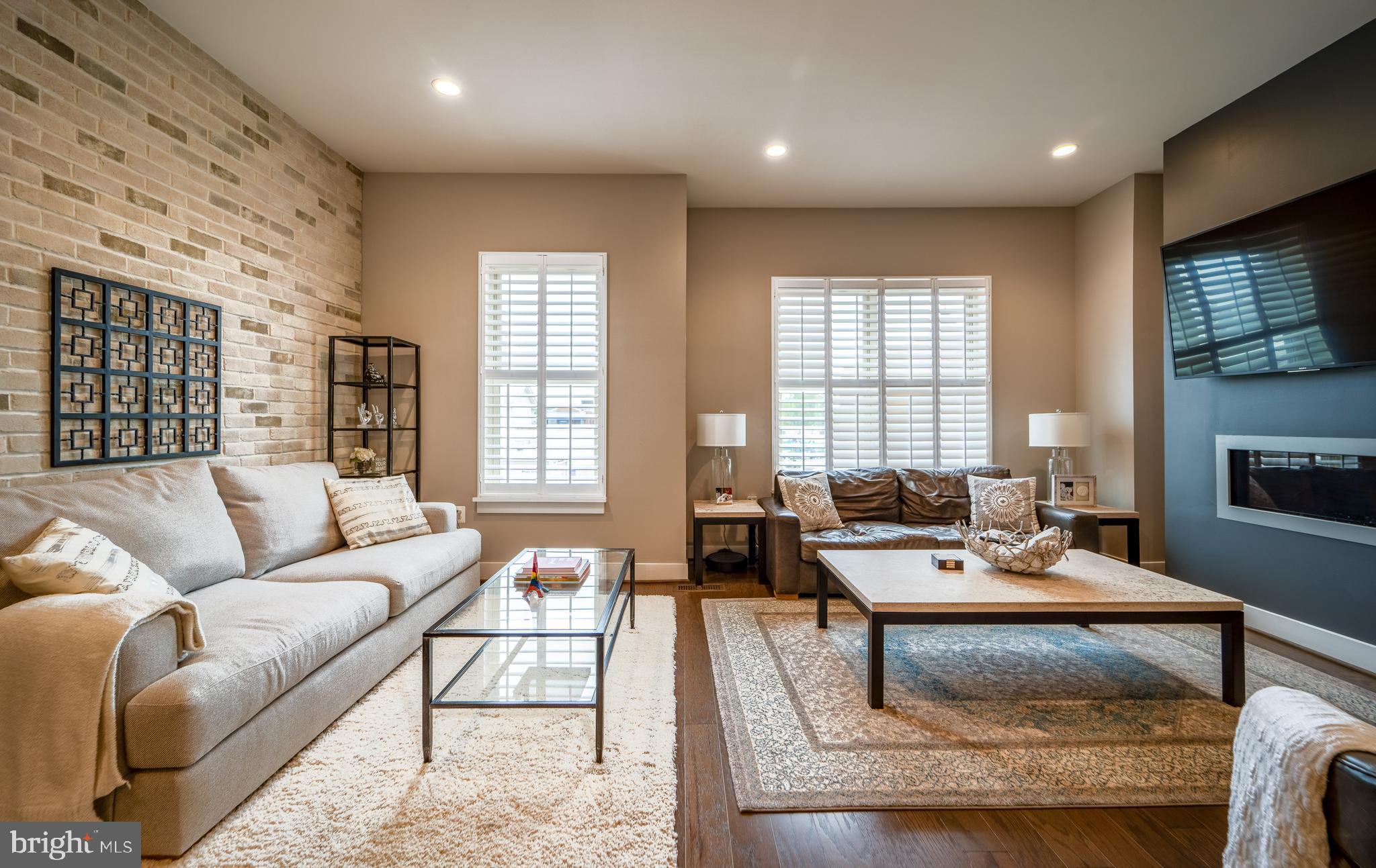 JUNCTION SQUARE - Residential Lease