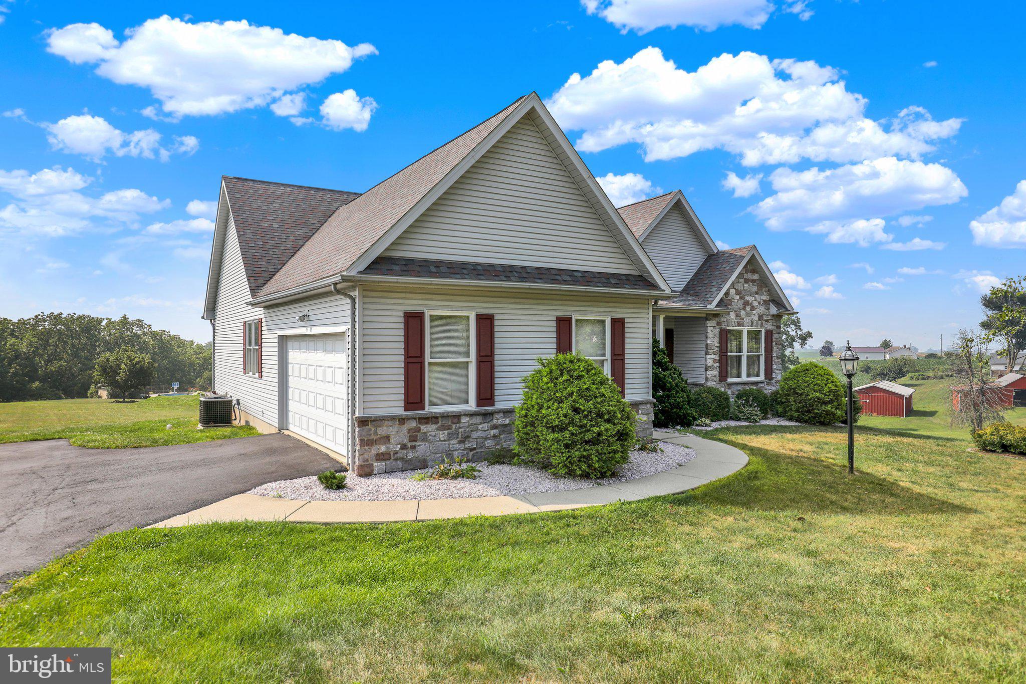 1479 SIEGFRIEDALE ROAD